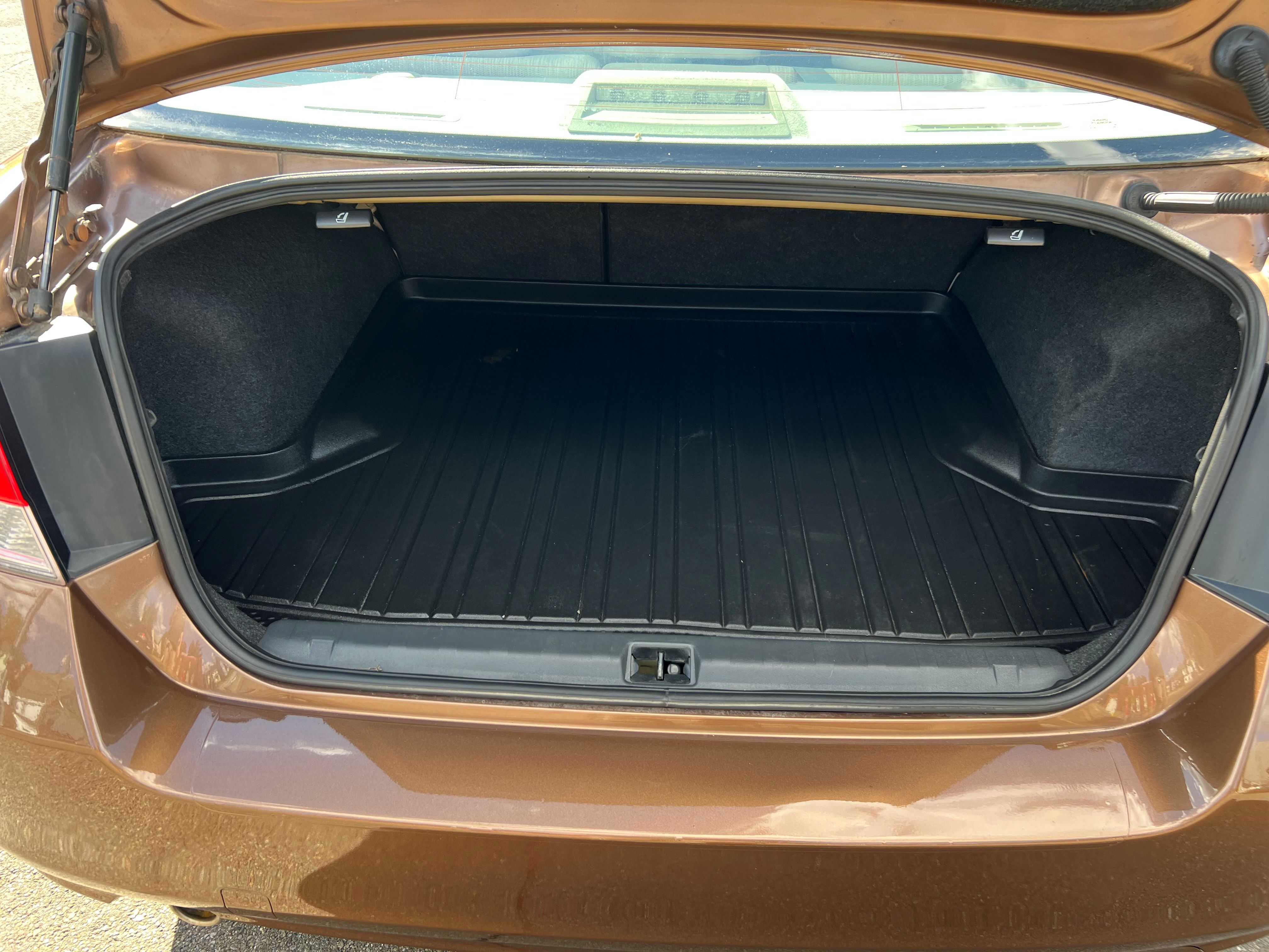 2013 Subaru Legacy I Premium - Photo 8