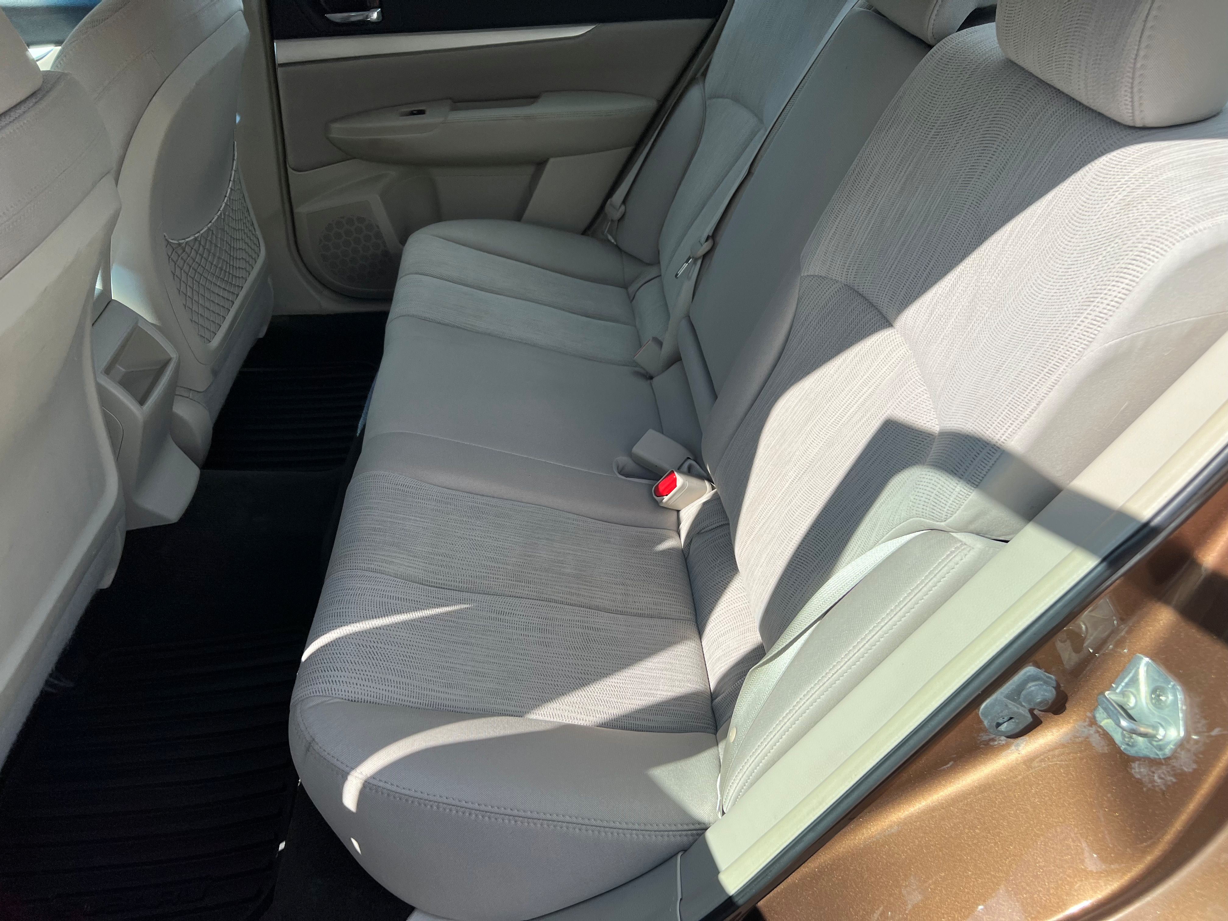2013 Subaru Legacy I Premium - Photo 7