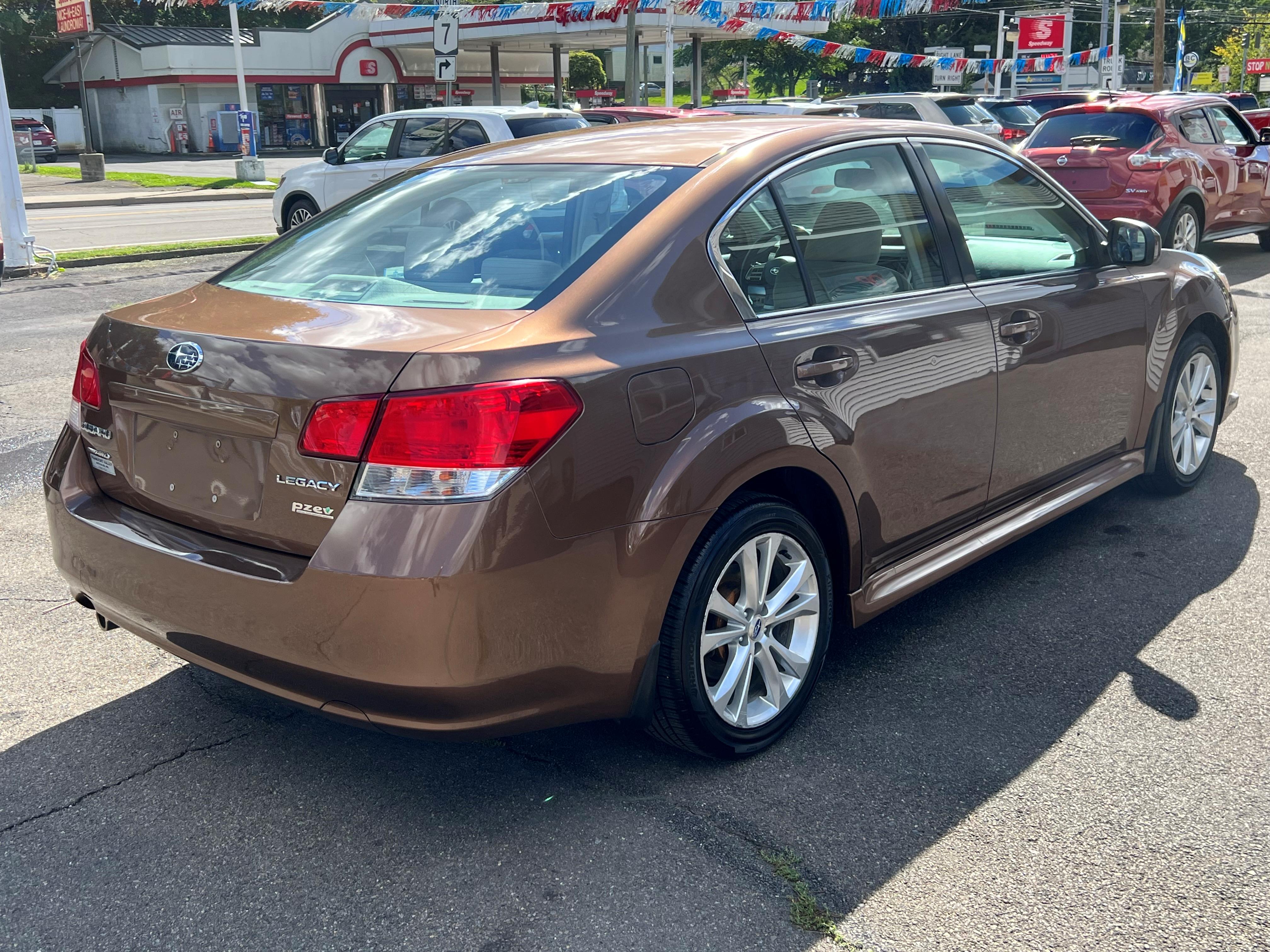 2013 Subaru Legacy I Premium - Photo 4
